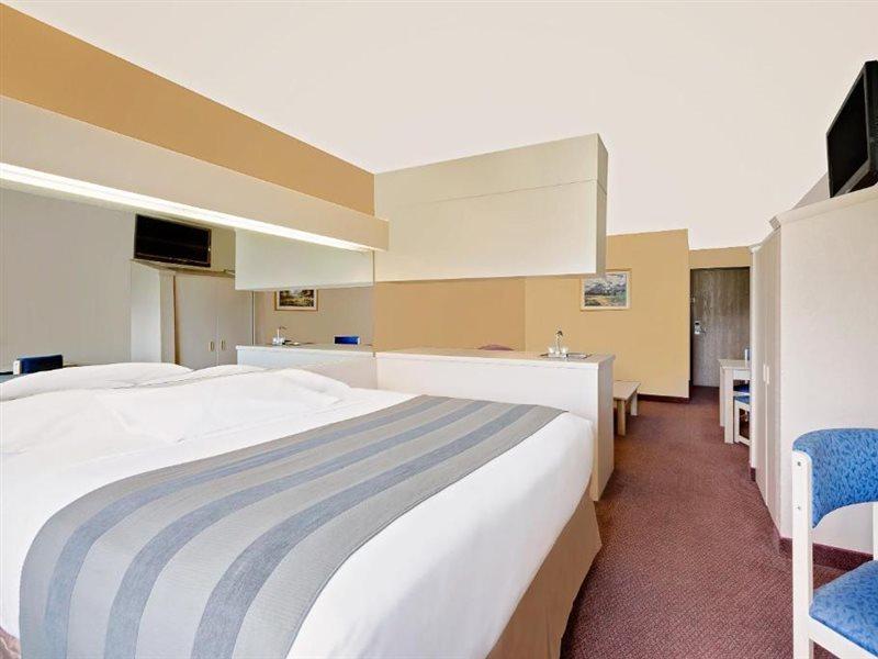 Microtel Inn & Suites By Wyndham Joplin Exteriér fotografie